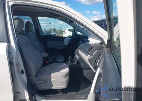 2015 Subaru Forester 2.5I Premium z USA, uszkodzony, nr VIN JF2SJAFC3FH532853